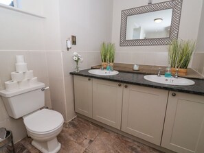 Shower - Manor House, Tadcaster (York)