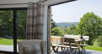 Ty Hiraeth, Montgomery