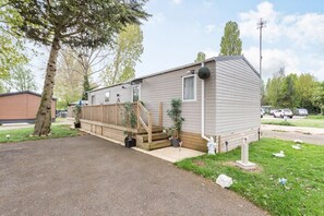 Exterior - 9 Kingfisher Lakes, North Bovey (Northampton)