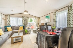 Interior - 9 Kingfisher Lakes, North Bovey (Northampton)