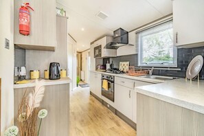 Private kitchen - 9 Kingfisher Lakes, North Bovey (Northampton)