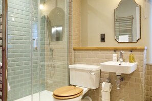 Shower - Butler's Quarters, Hopton (Matlock)