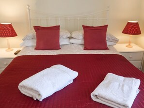 Room - Pebble, Blakeney, Norfolk (Holt)