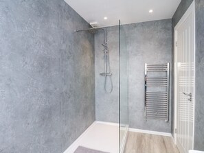 Shower - Glenholme Apartment 5, Redcar (Redcar)