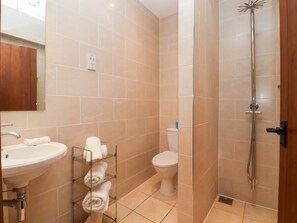 Shower - Winsall Court I: Ground Floor Haven (Driffield)