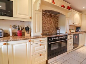Dishwasher - The Cheesehouse, Litton Cheney (Dorchester)