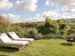 Property grounds - Rockstowes House, Dursley (Dursley)
