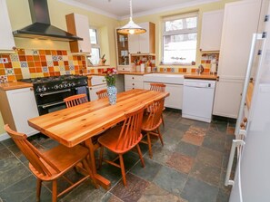 Dining - Charming Mount View Cottage Retreat (Marazion)