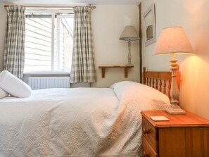 2 bedrooms, WiFi - Byre Cottage 2 (2 bed), Storrington (Pulborough)