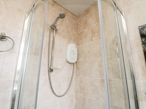 Shower - Yeoman Terrace, Marske-By-The-Sea (Redcar)
