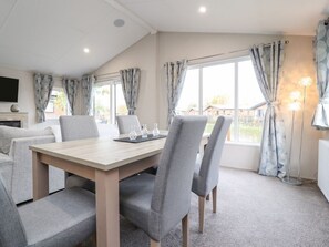 Dining - Fountain View 7 Conniston Drive, Carnforth (Carnforth)