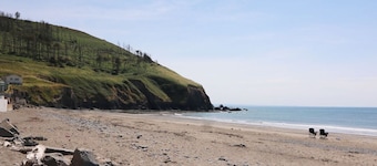 Captain's Cabin, Aberystwyth