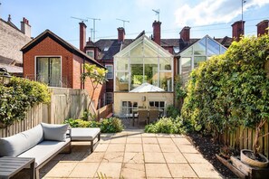 Terrace/patio - 32 Park Street, Windsor, Berkshire (Windsor)