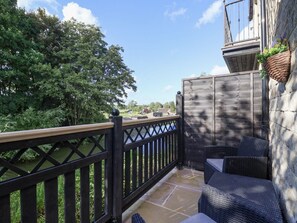 Property grounds - Waters Edge Lock View, Gargrave. One bed (Skipton)