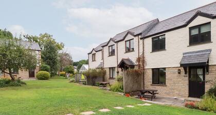 Acorns: Charming Retreat in Falmouth