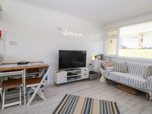Living area - Dolly's Lookout: Beachside Retreat (Lowestoft)