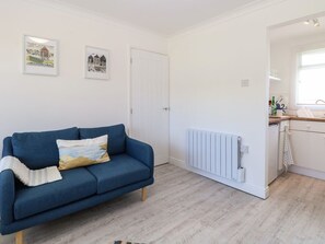 Living area - Dolly's Lookout: Beachside Retreat (Lowestoft)