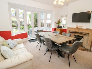 Living area - 5 Sea Bank Road, Colwyn Bay (Colwyn Bay)