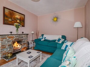 Fireplace - Trevalba Cottage, Gunnislake (Gunnislake)