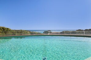 Pool - Apartment with Spectacular Sea Views (Begur)