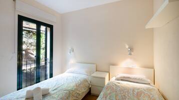 2 chambres, fer et planche à repasser, Wi-Fi, literie fournie