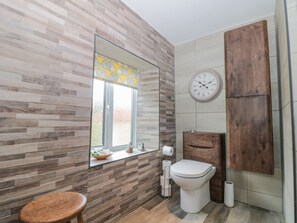 Shower - 5 Rosedale Abbey, Rosedale Abbey (Pickering)
