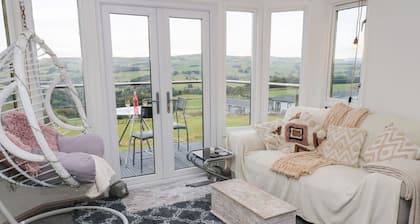 John's Folly, Barkisland