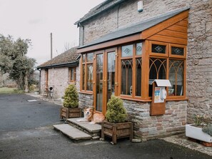 Exterior detail - Stargazer's Field House, Hay-On-Wye (Hereford)
