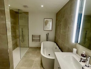 Shower - Porth Beach, St Columb Minor (Newquay)