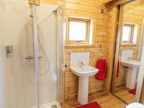 Shower - Manor Farm Lodges - Red Kite Lodge, Newtown (Newtown)