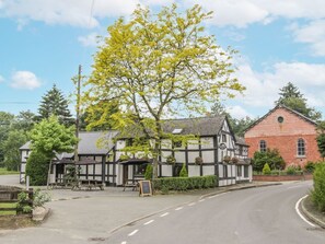 Exterior - Manor Farm Lodges - Red Kite Lodge, Newtown (Newtown)