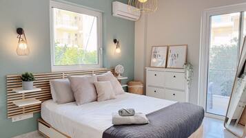 2 bedrooms, iron/ironing board, WiFi, bed sheets