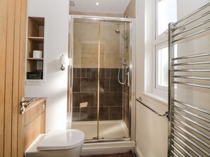 Shower - Estuary View, Newton Ferrers (Plymouth)