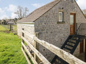 Exterior - The Loft: A Cozy Retreat in Bradwell (Hope Valley)