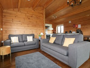 Living area - Holly Lodge, Lanivet (Bodmin)