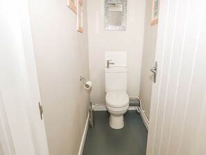 Shower - 27 Whitegates with Countryside Views (Great Yarmouth)