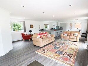 Living area - HERON LODGE, spacious, luxury, woodland setting. (Spilsby)