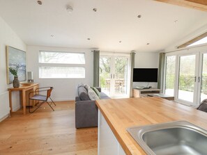 Living area - 6 Valley View, Lanreath (Looe)