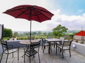 Outdoor dining - Aberdauddwr, Lampeter (Lampeter)