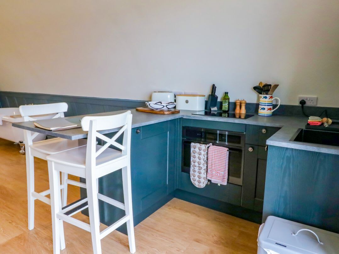 Dishwasher, high chair