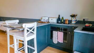 Dishwasher, high chair