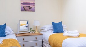 Room - CRUMMOCK, woodburning stove, in Sawrey (Ambleside)