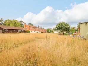 Property grounds - Willow Cottage, Catsfield (Norwich)
