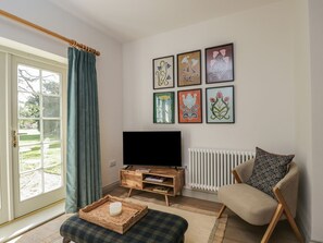 Living area - Rowan: A Charming Retreat in Kintbury (Newbury)