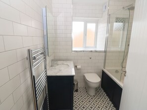 Shower - Beachfront Apartment, Pwllheli (Pwllheli)