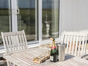 Outdoor dining - Gorwelion, Trearddur Bay (Holyhead)