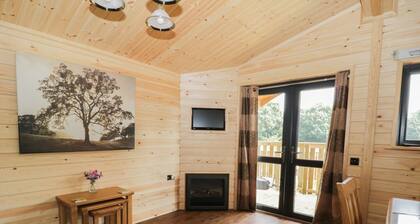 HAYFIELDS - Charming Double Bedroom