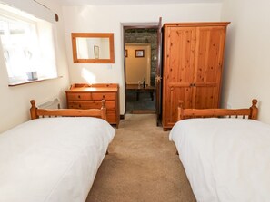 3 bedrooms, WiFi - Pencroft Cottage, Carperby (Leyburn)