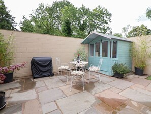 Outdoor dining - The Stables is in Chester (Chester)