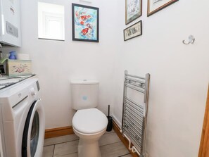 Shower - The Stables is in Chester (Chester)